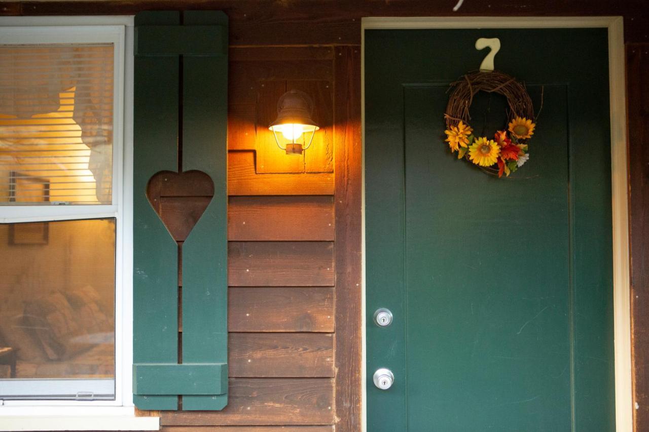 The Chimney Rock Inn & Cottages ภายนอก รูปภาพ