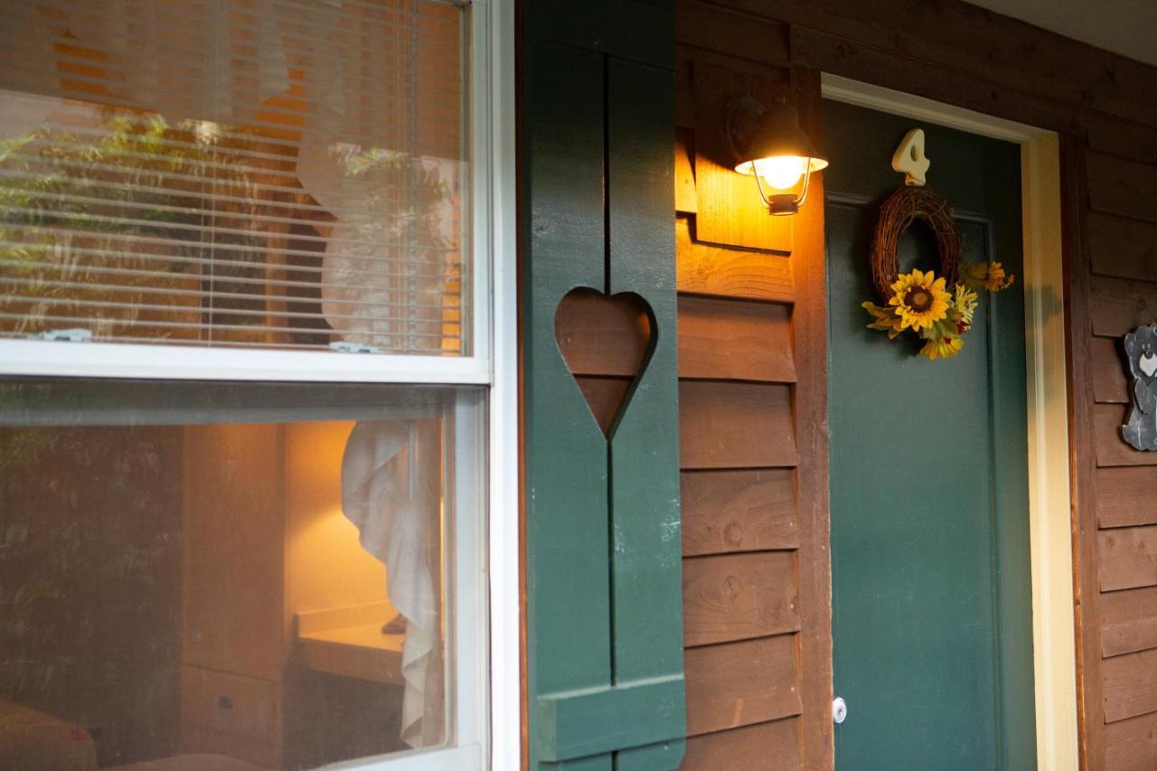 The Chimney Rock Inn & Cottages ภายนอก รูปภาพ