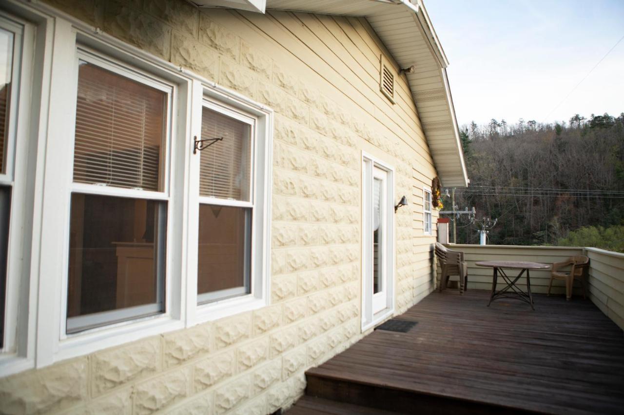 The Chimney Rock Inn & Cottages ภายนอก รูปภาพ