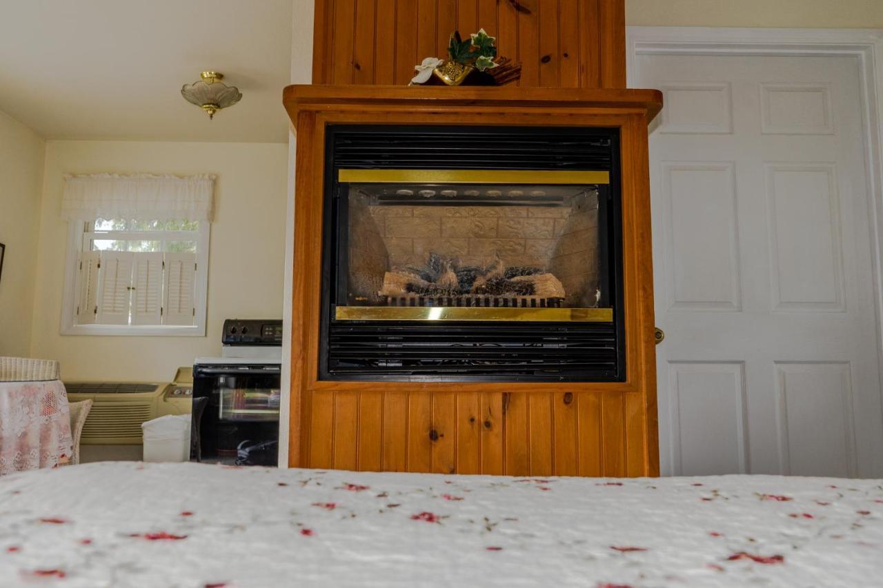 The Chimney Rock Inn & Cottages ภายนอก รูปภาพ