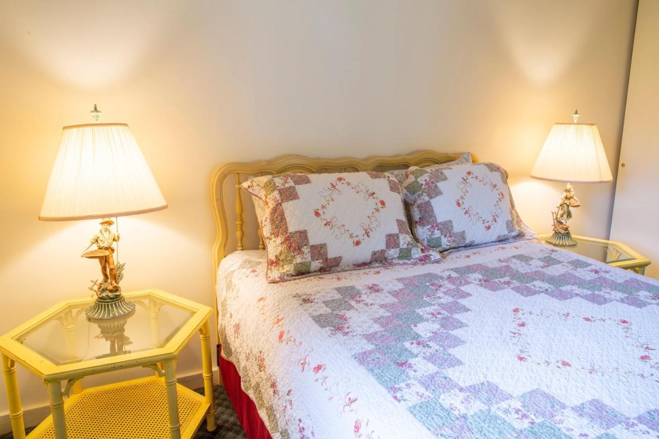 The Chimney Rock Inn & Cottages ภายนอก รูปภาพ